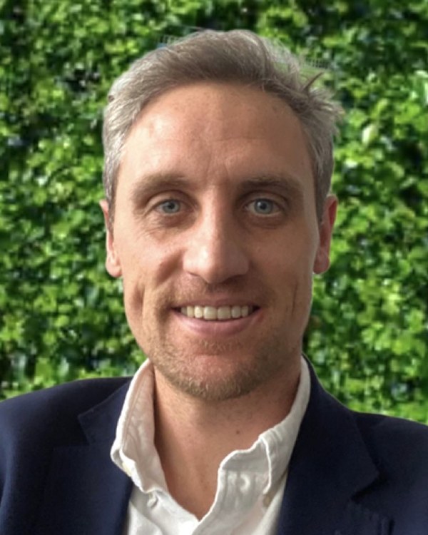 Mr Simon Roberts